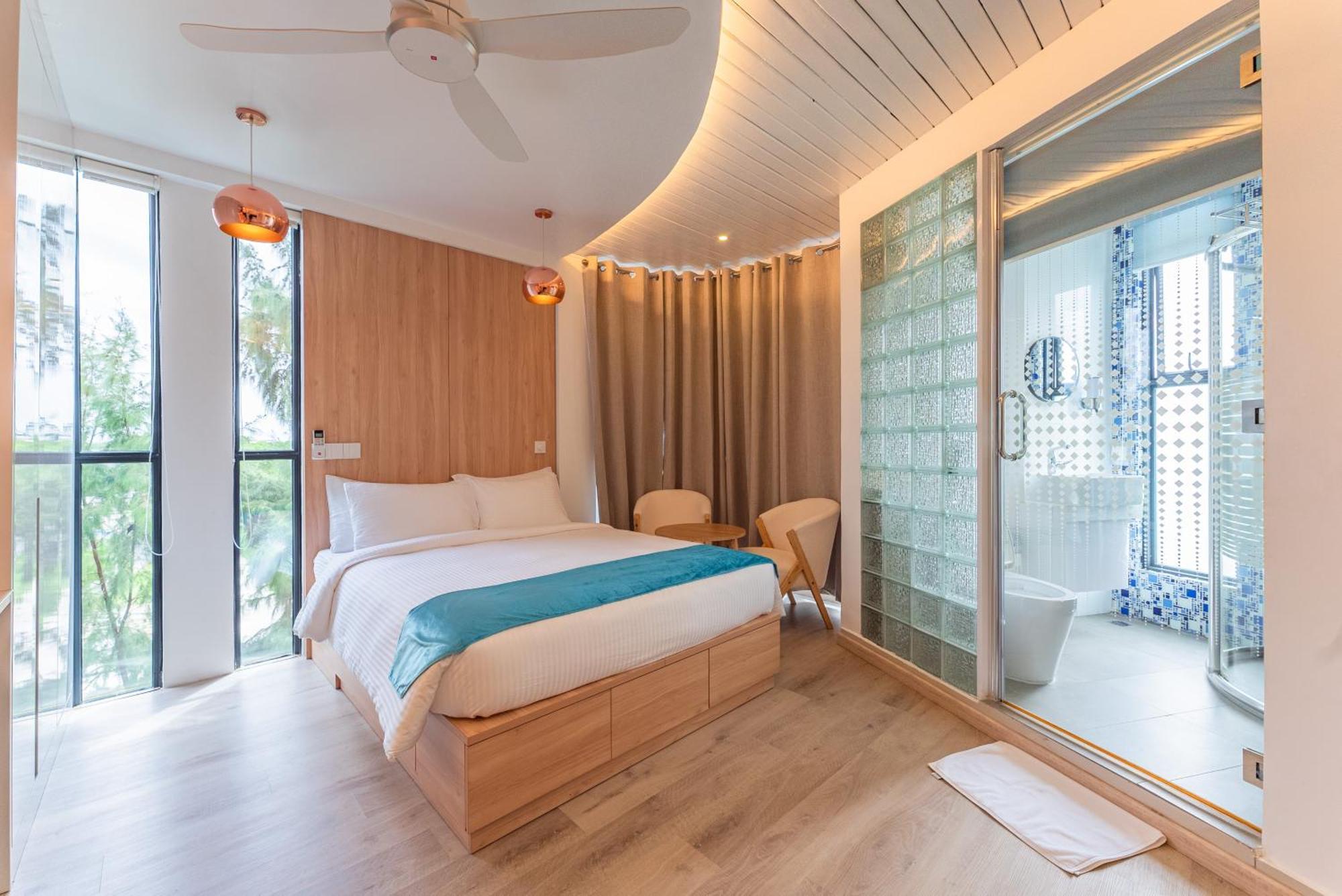 Star Shell Hotel